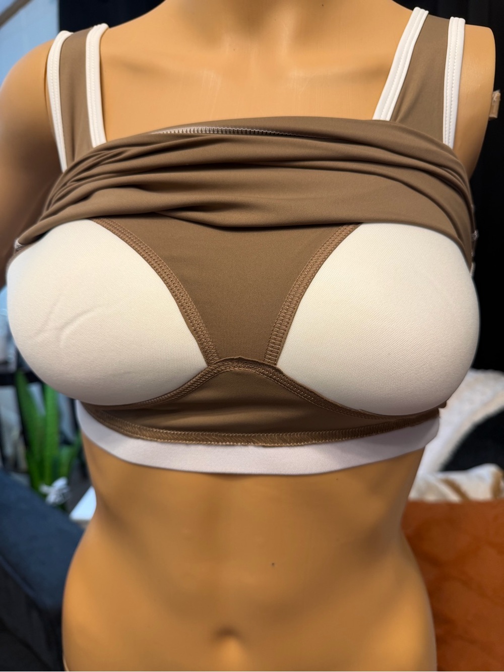 ALO Yoga Taupe Seamless Cropped Tank & High-Waist Bike Shorts Set - Picture 7 of 7